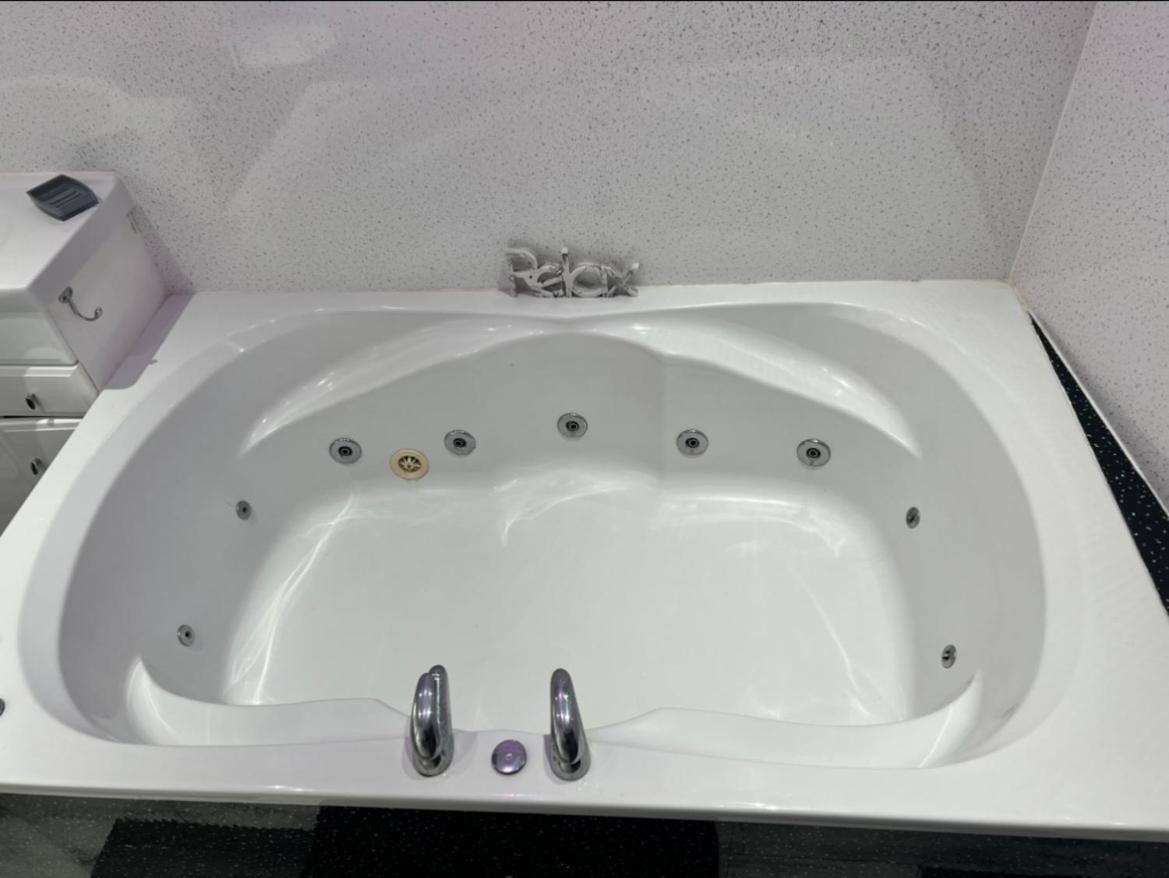 Sea View Lavish Apartment Sky Tv Whirlpool Bath Huge Balcony Newly Refurbished Bridlington Eksteriør billede
