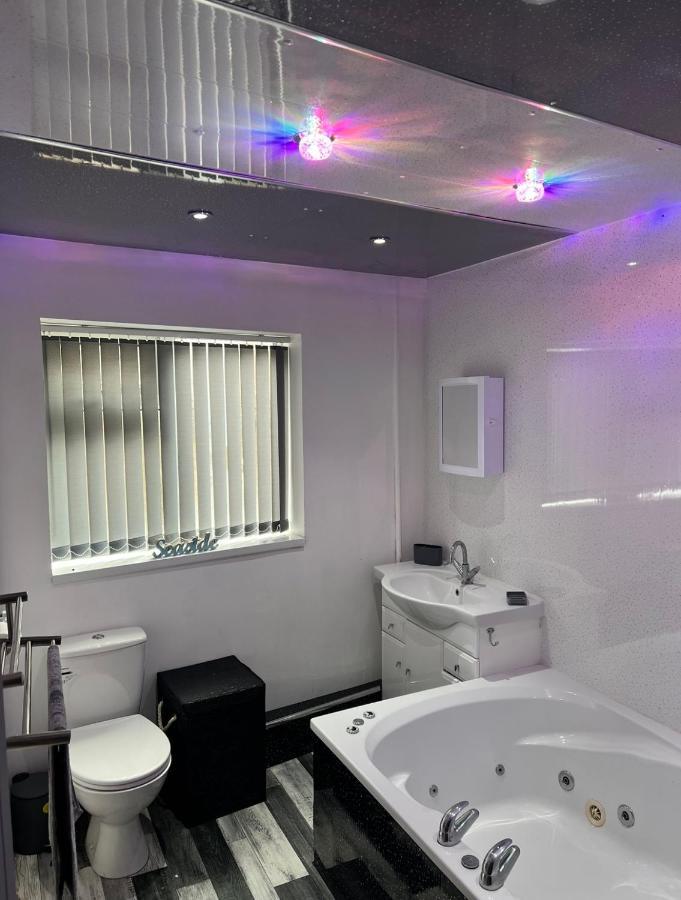 Sea View Lavish Apartment Sky Tv Whirlpool Bath Huge Balcony Newly Refurbished Bridlington Eksteriør billede