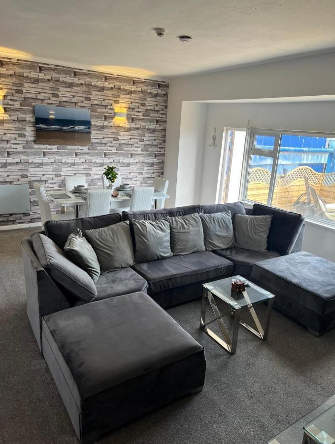 Sea View Lavish Apartment Sky Tv Whirlpool Bath Huge Balcony Newly Refurbished Bridlington Eksteriør billede