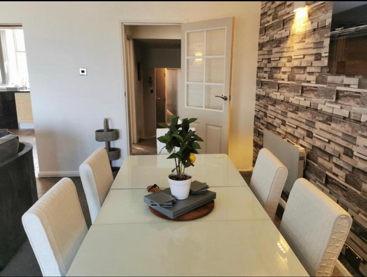 Sea View Lavish Apartment Sky Tv Whirlpool Bath Huge Balcony Newly Refurbished Bridlington Eksteriør billede